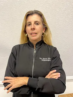 Dra. Gláucia Antunes